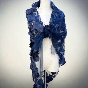 Elegant Blue Floral Lace Shawl